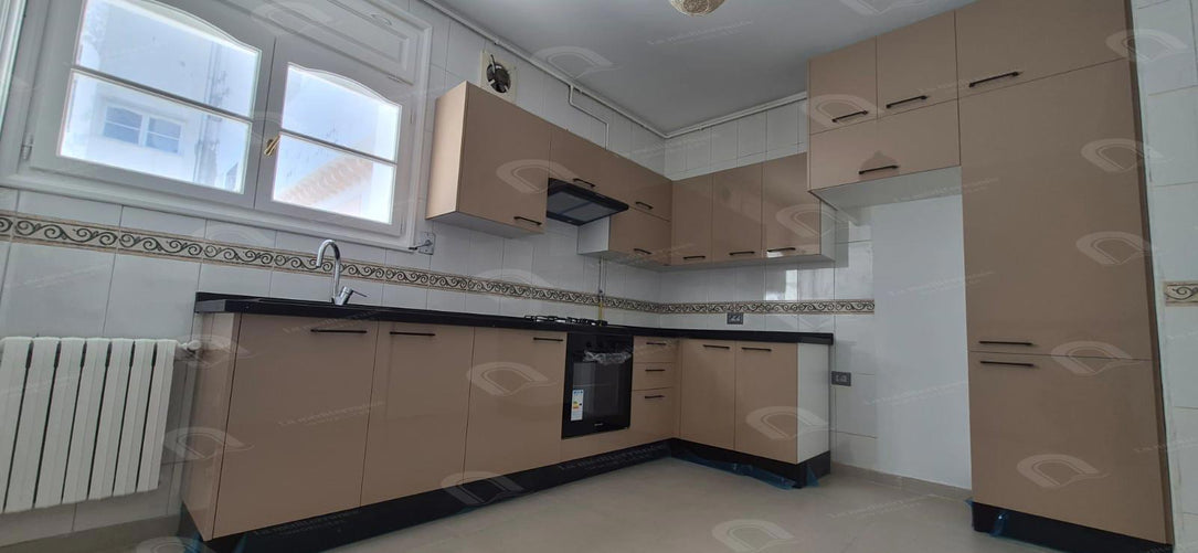 à louer un appartement s+2 à cité Ennasr