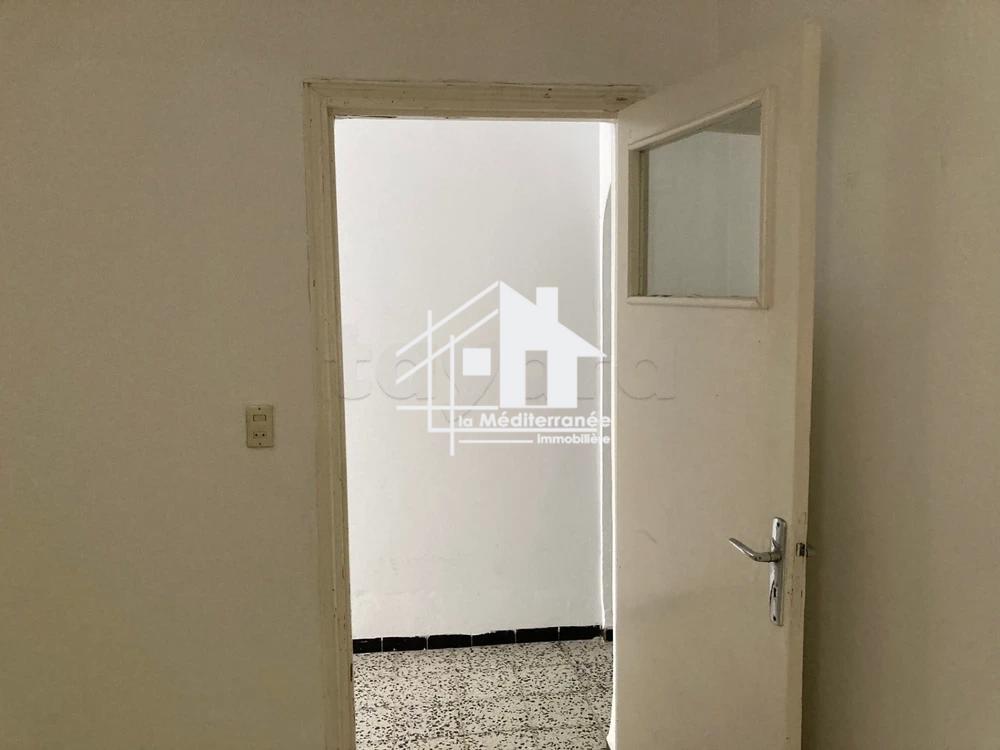 A louer un étage de villa S+1 au Bardo 2