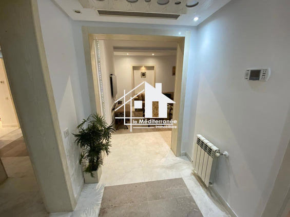 Un appartement S+2 meublé à louer au lac 2