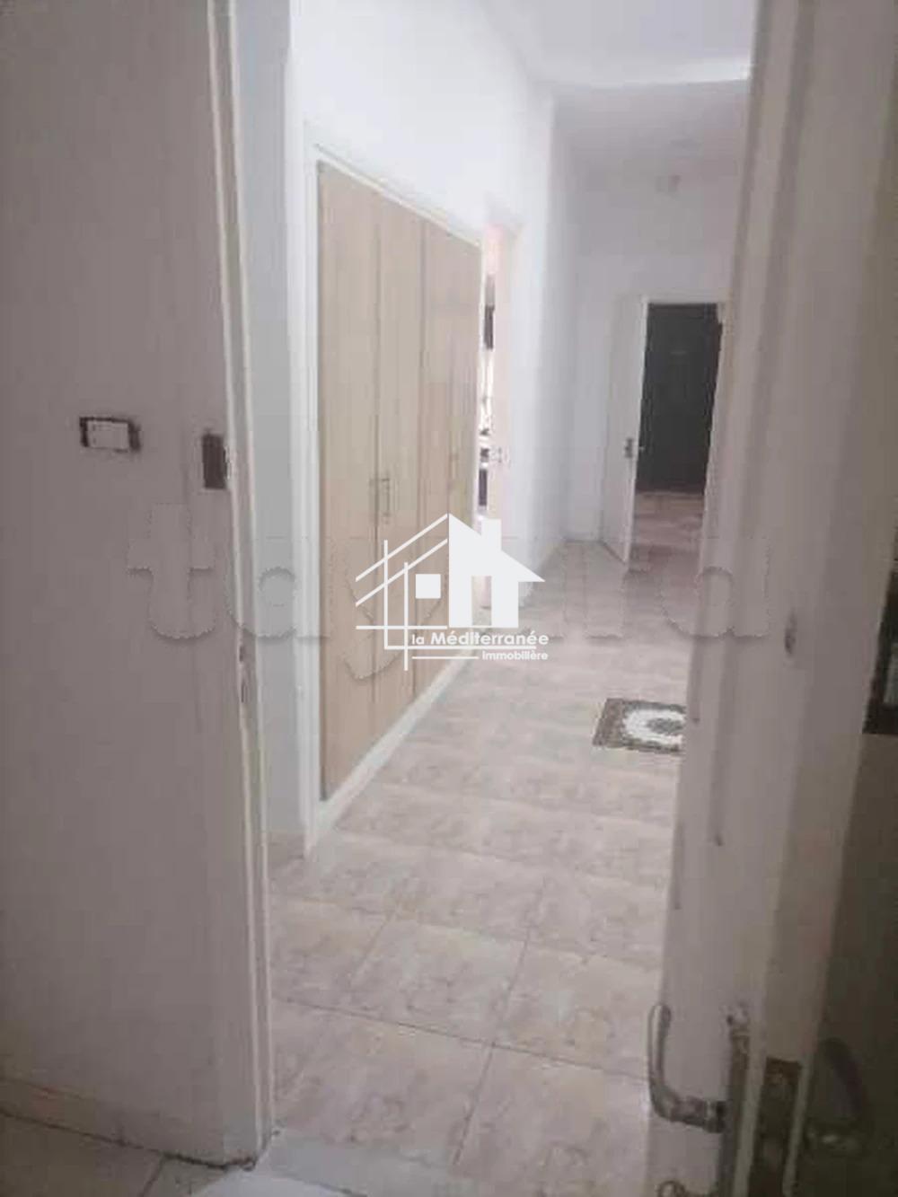 A louer  appartement S+3 centre ville, Tunis
