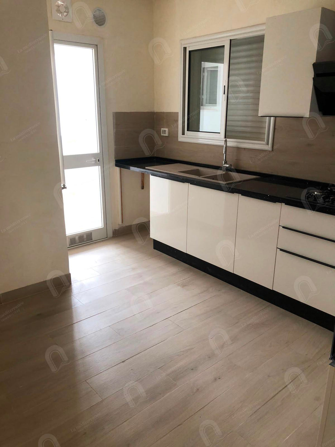 A vendre  un appartement s+3 à  menzah 9c