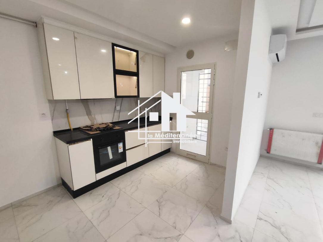 A louer un s+1 neuf avec belle terrasse