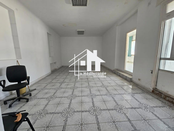 A louer bureau H+3 rue oum kalthoum