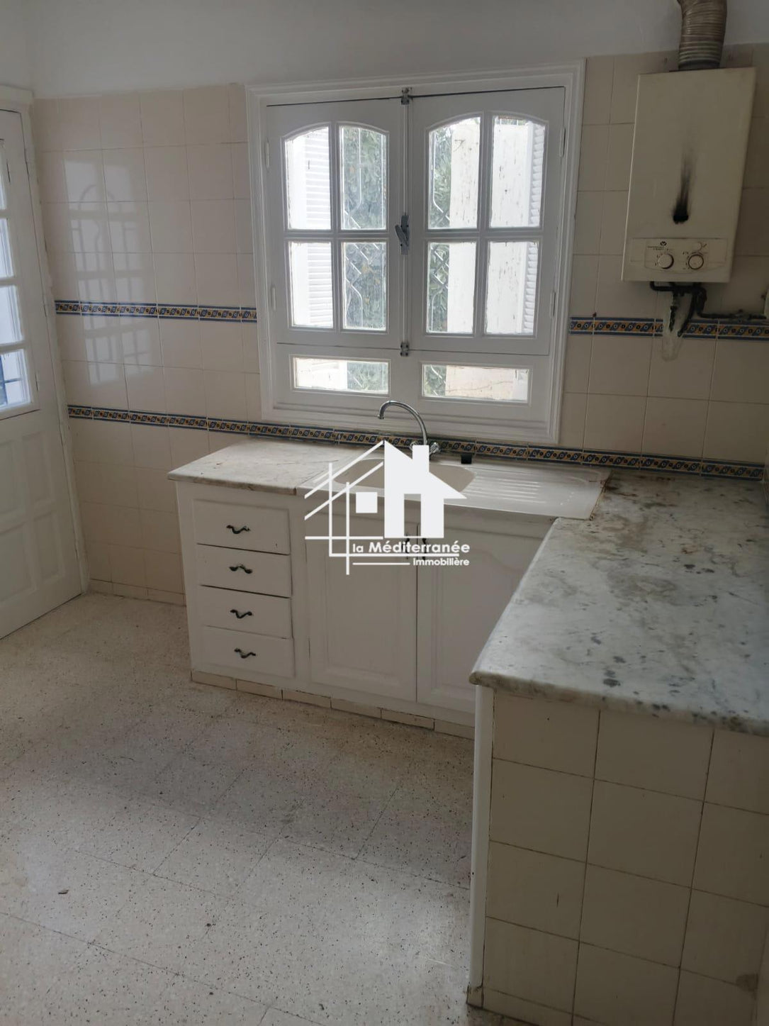 A louer étage de villa S+1 à manouba