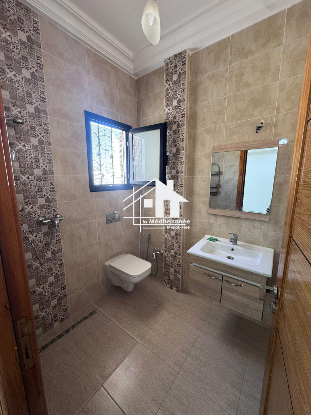 a louer étage de villa s+2 à cité ezzouhour 1