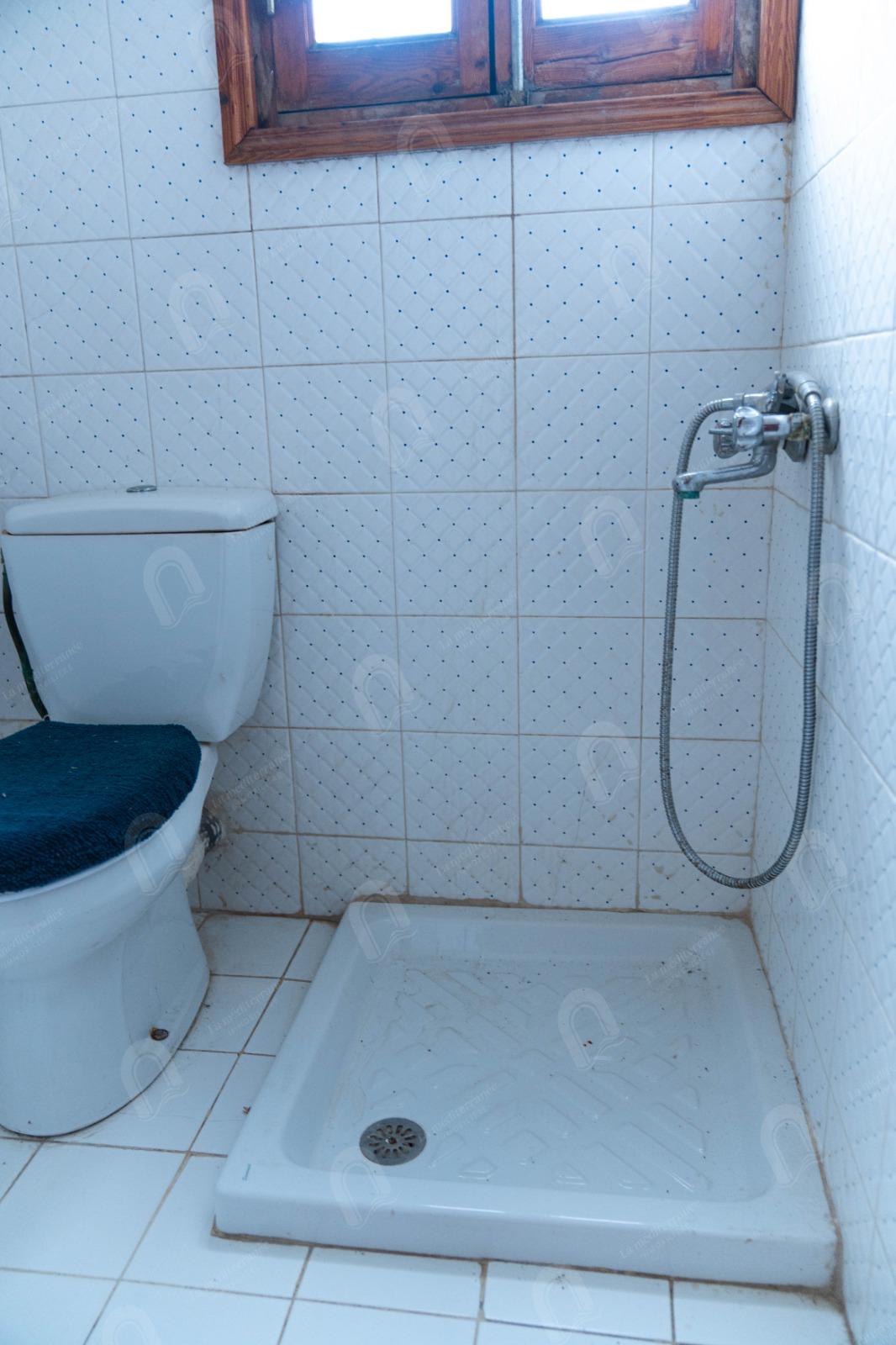 A vendre une villa de style triplex à denden