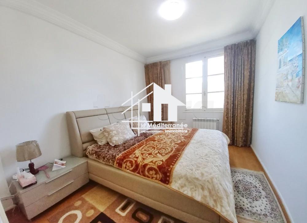 À vendre appartement S+3 rénové à Cité Olympique, Tunis
