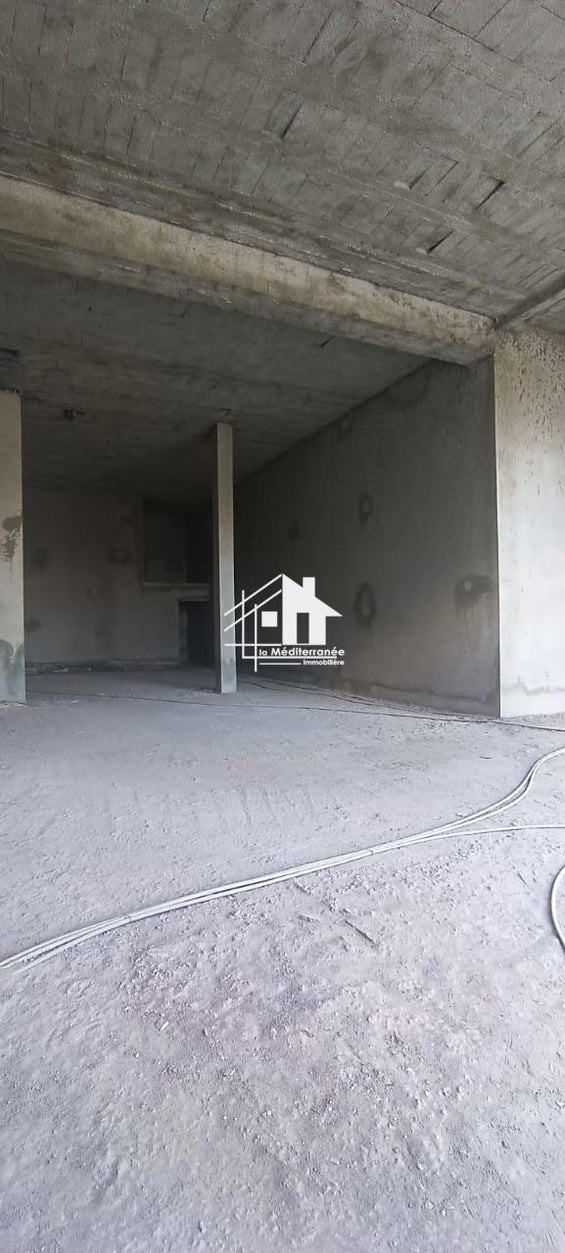 A vendre local commercial à la soukra