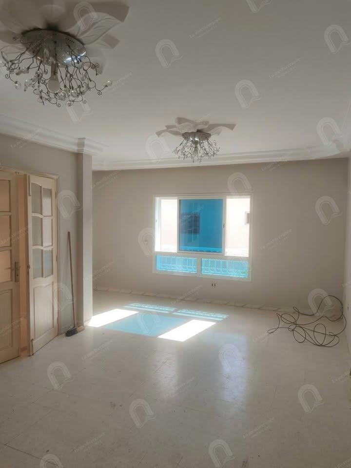 A louer un étage de villa S+2 à khaznadar