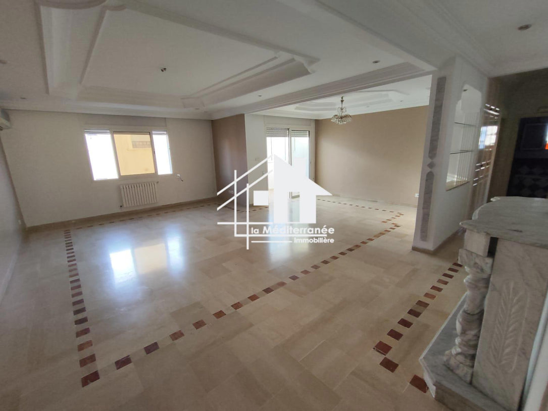 A louer un grand s+3 à la soukra