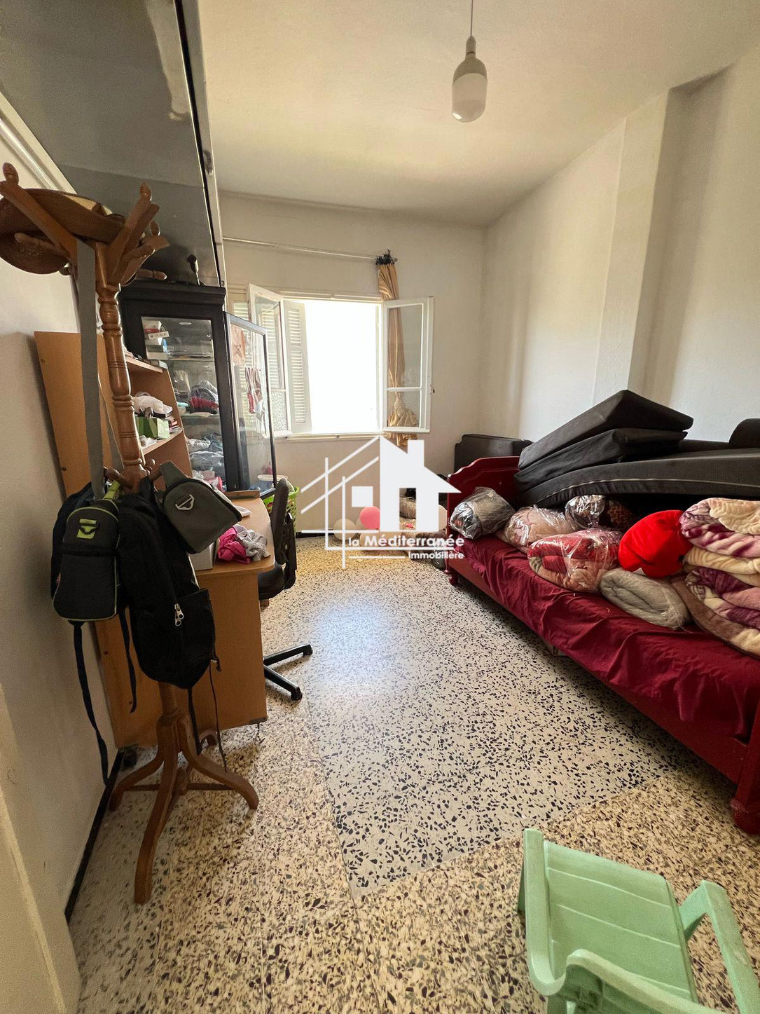 À vendre villa avec deux appartements,studio et jardin à saint clément bardo