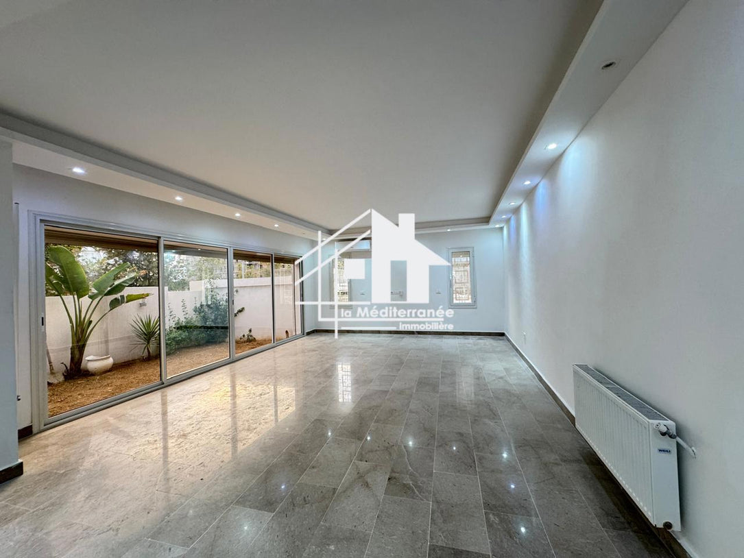 une magnifique villa S+4 plain-pied aux jardins de Carthage