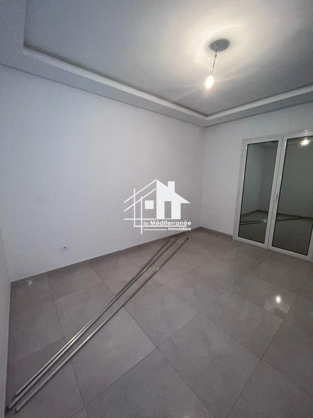 A vendre  un appartement s+2 a cite  wahat