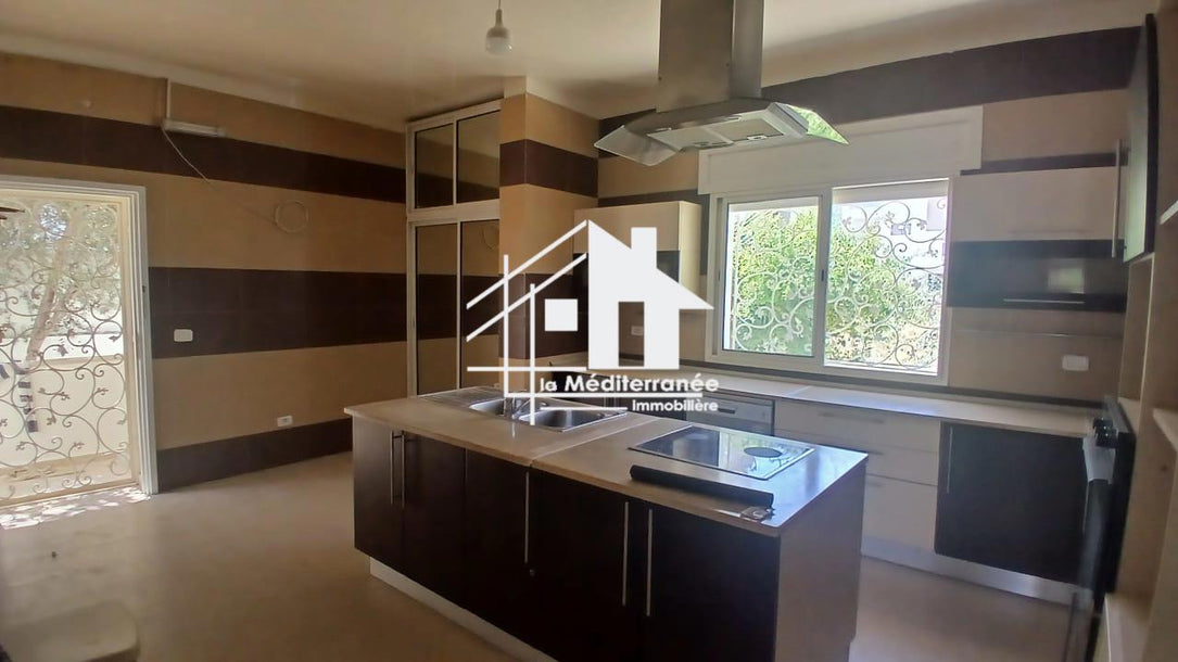 somptueuse villa de 653m² aux Jardins de Carthage