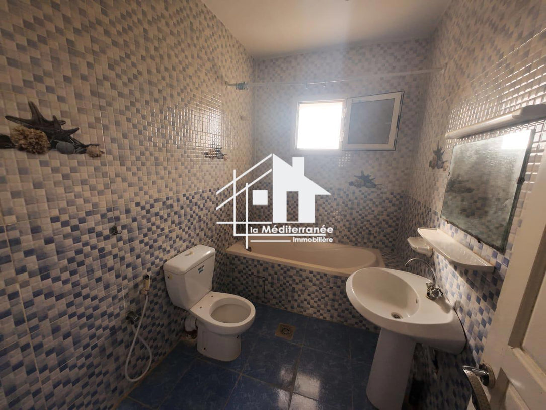 A louer étage de villa S+4 à manouba