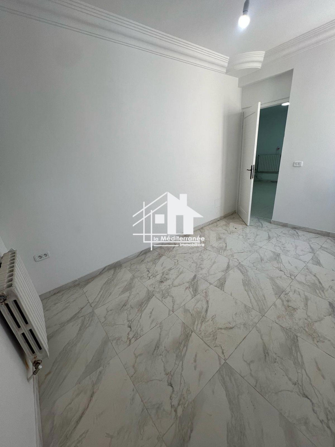 A louer étage de villa s2 à Ksar Said