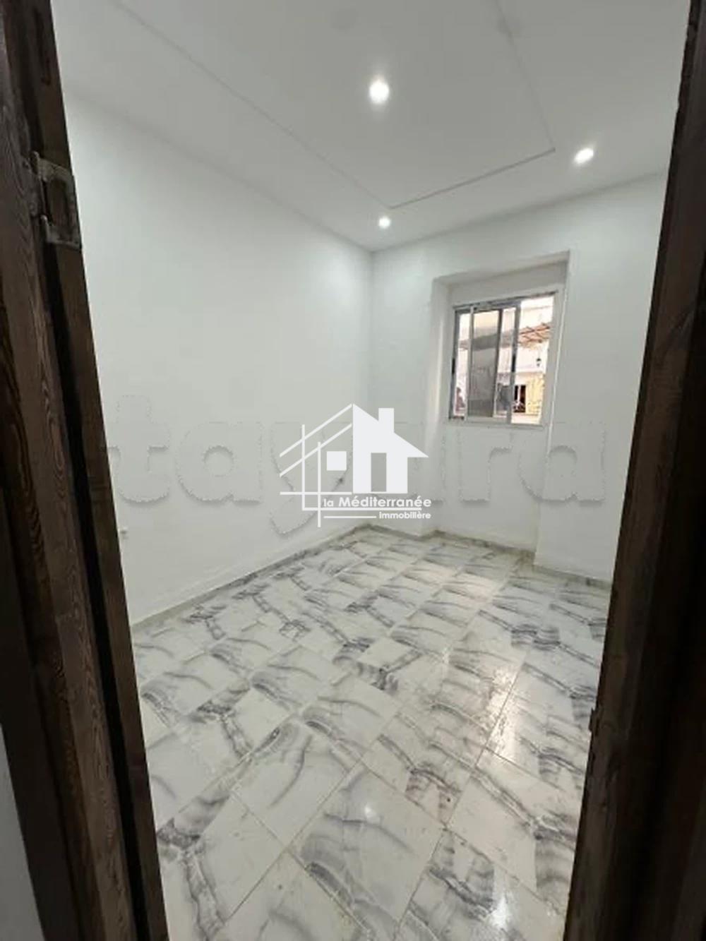 A vendre appartement s2 retapé à Ibn khldoun Tunis