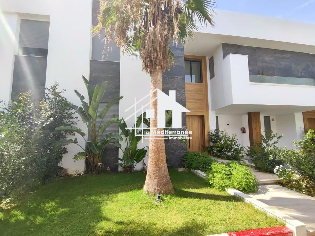 A louer villa S+4 La Soukra