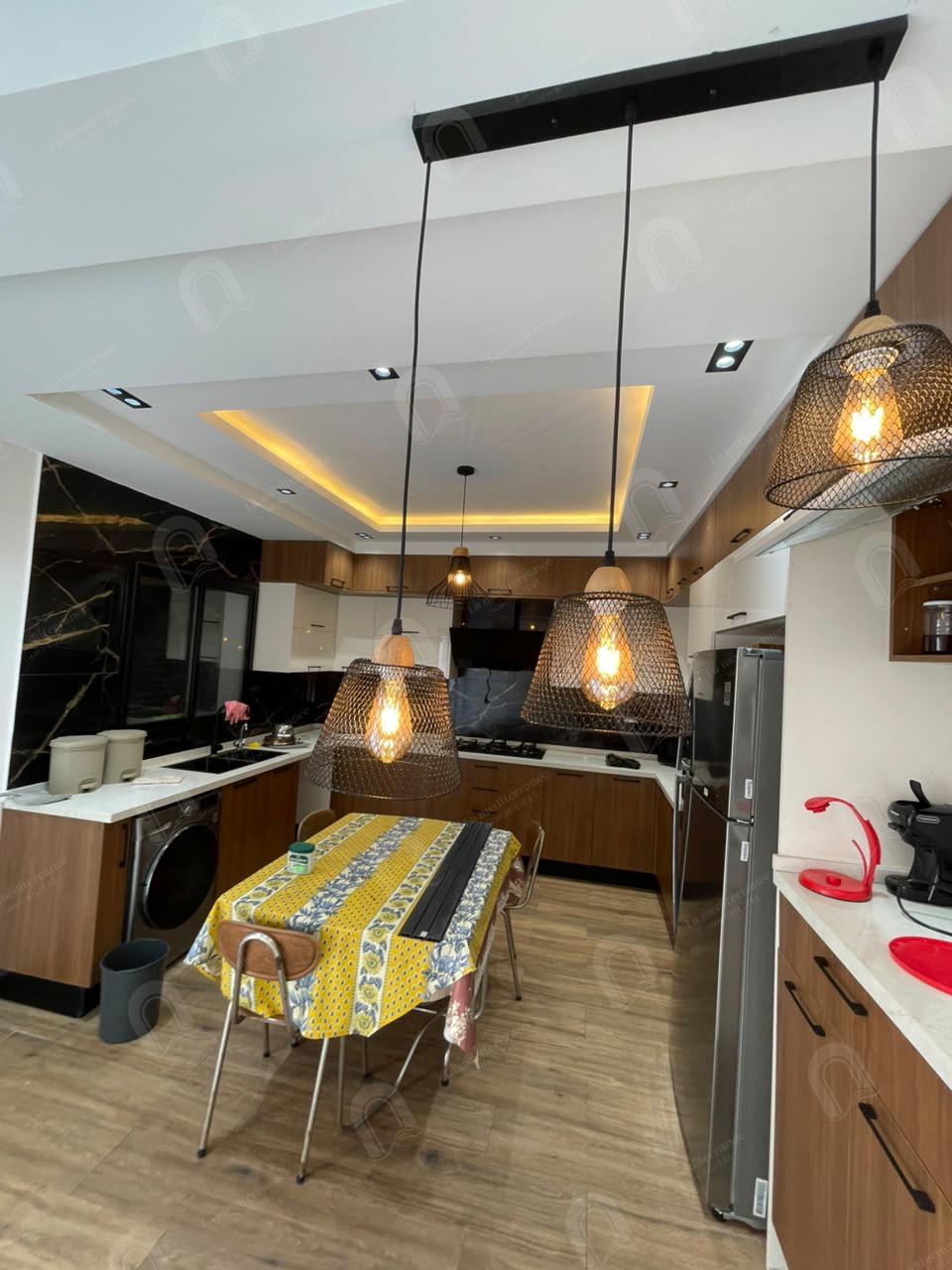 A louer un étage de villa S+3 meublé