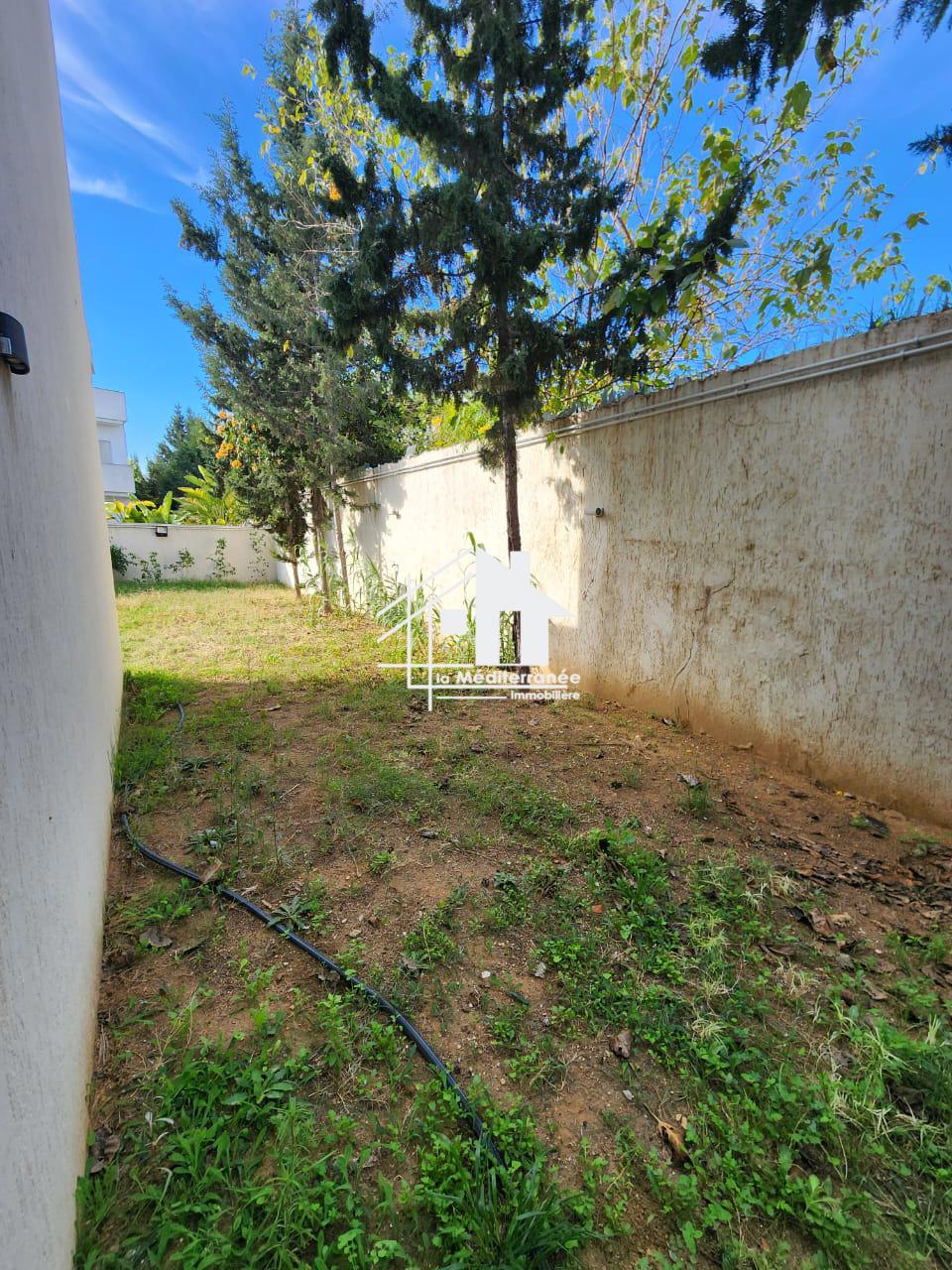 A louer étage de villa RDC à la soukra