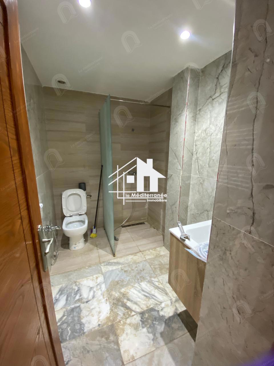 A vendre appartement S+3 Hst Rdc au bardo
