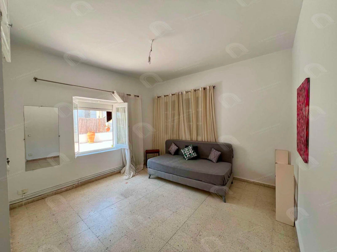 S2 vide ou semi meublé à La Marsa