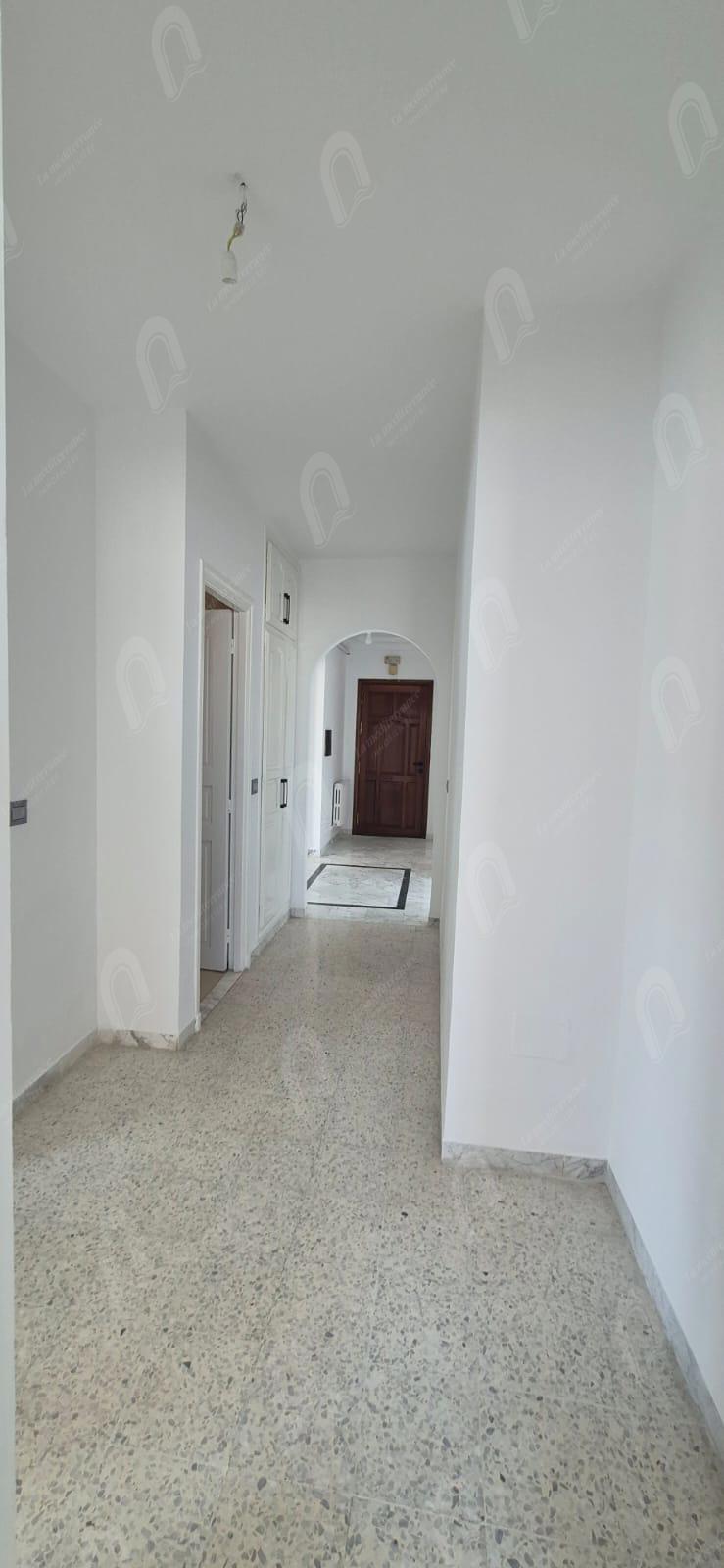 à louer un appartement s+2 à cité Ennasr