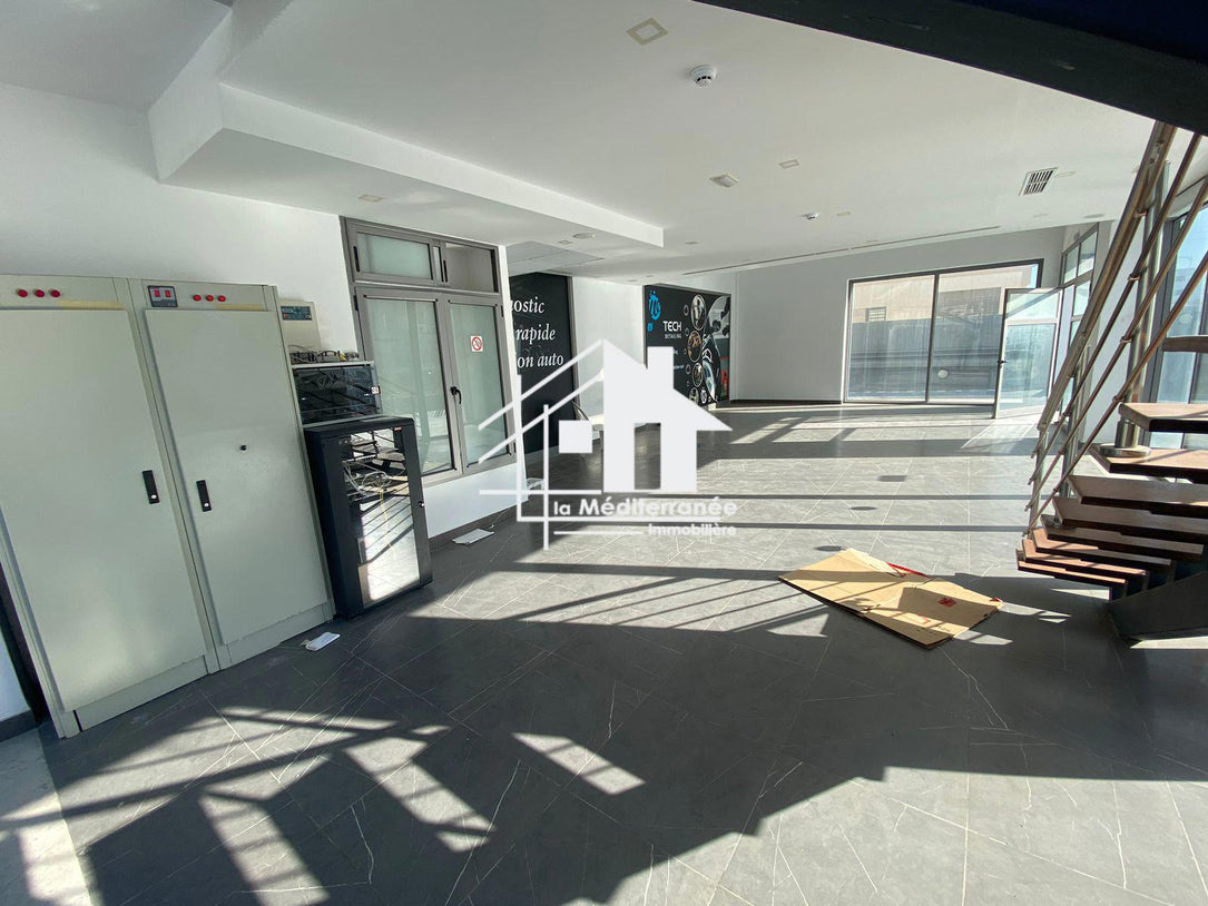 a vendre un depot au lac 3