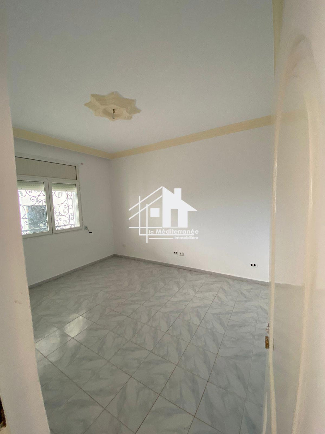 A louer étage de villa S+2 RDC à El Agba