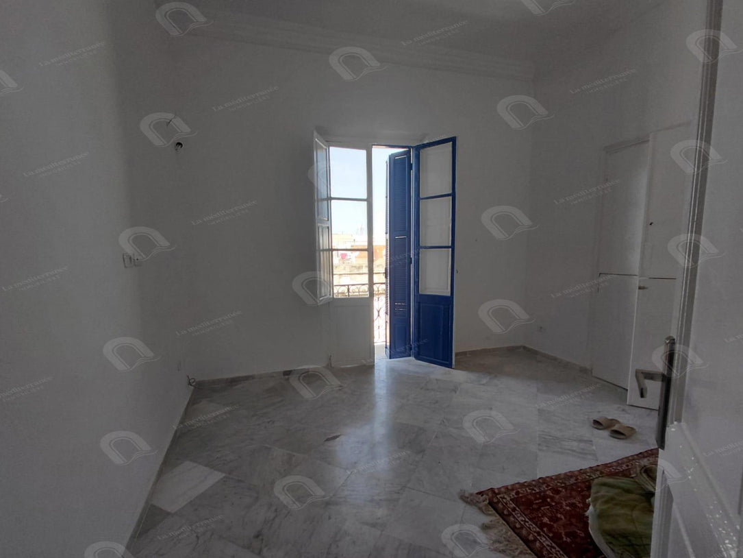 A louer appartement S+4 au centre ville