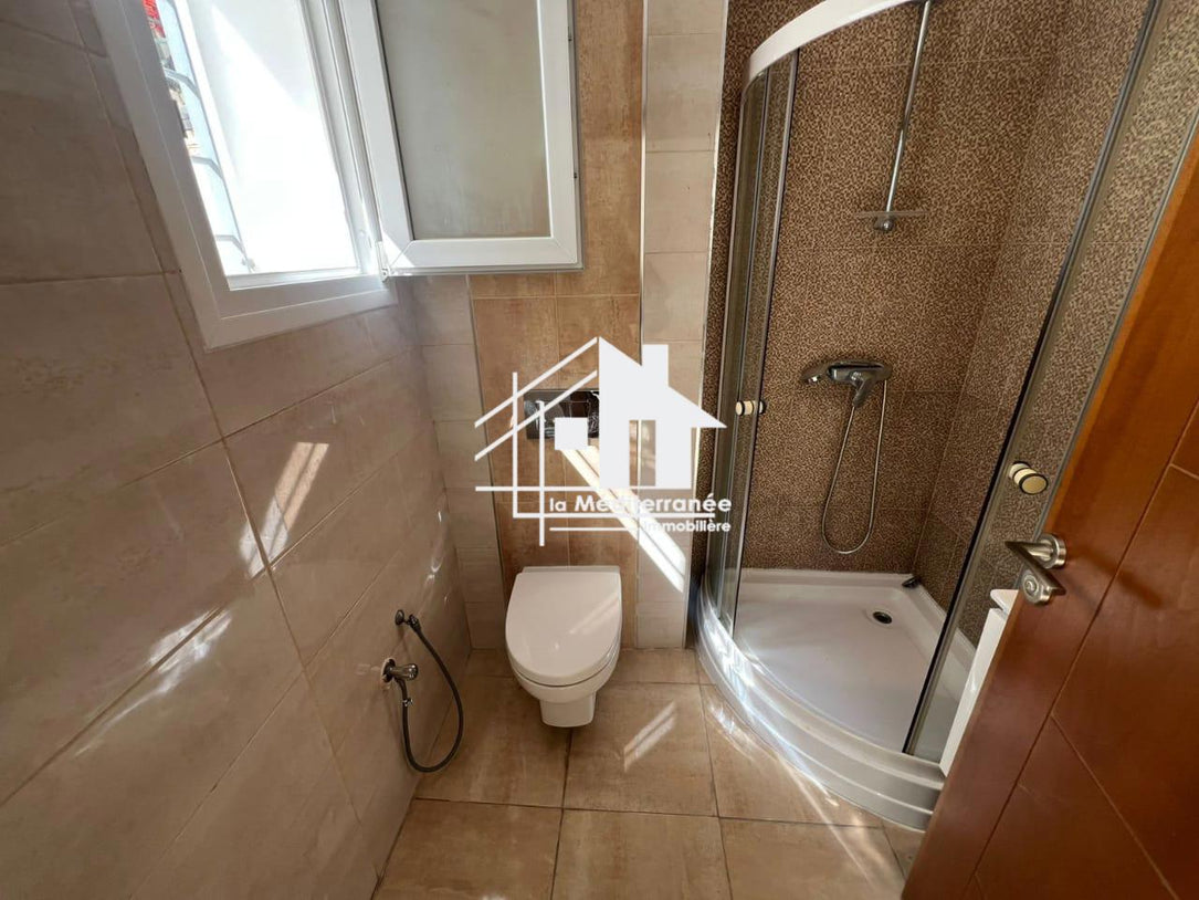 Appartement S+3 vide aux jardins de carthage
