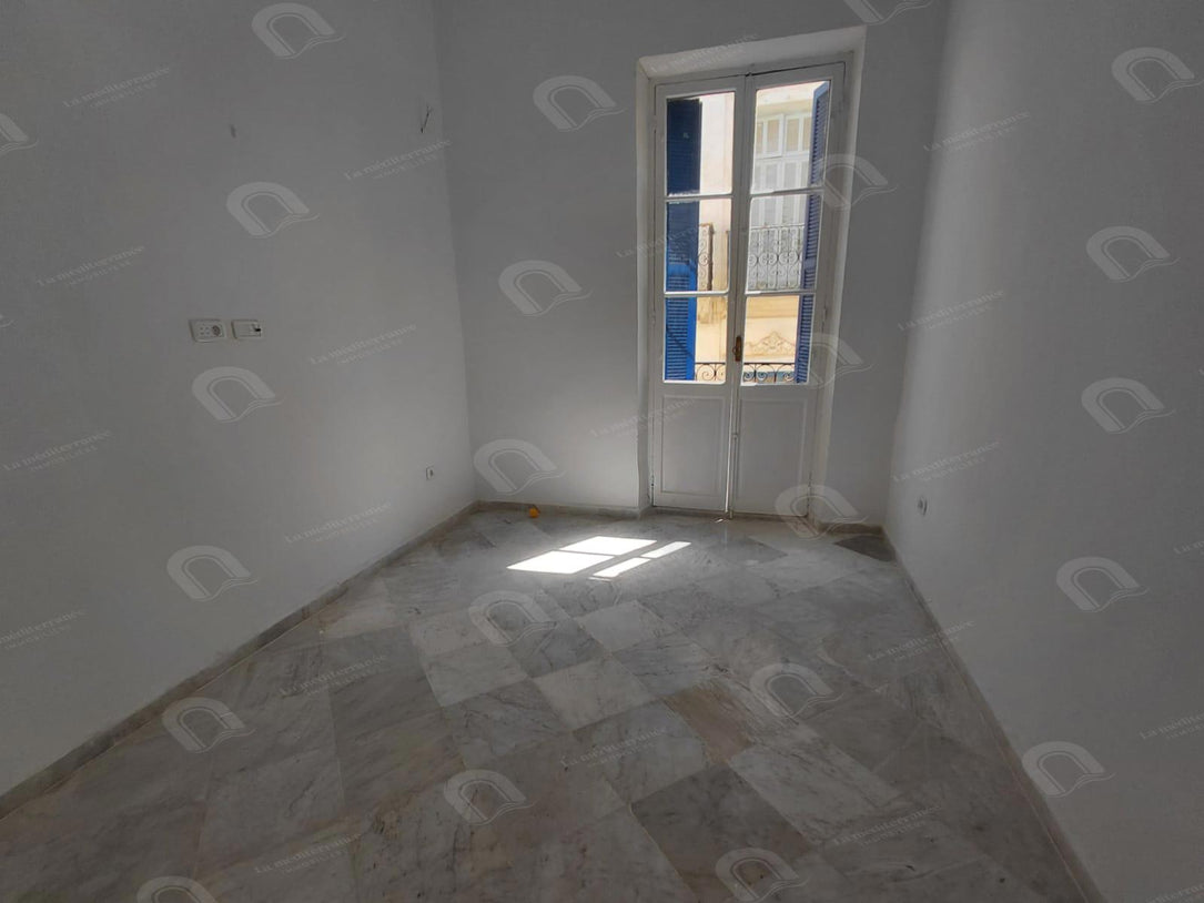 A louer appartement S+4 au centre ville