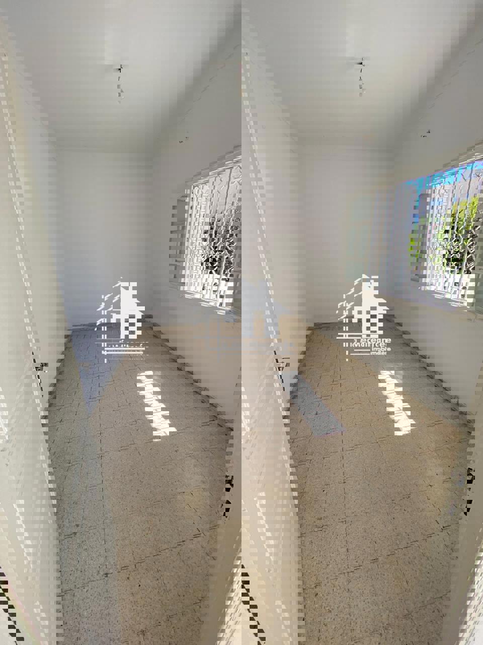 location étage de villa s3 au Bardo prés de chemi