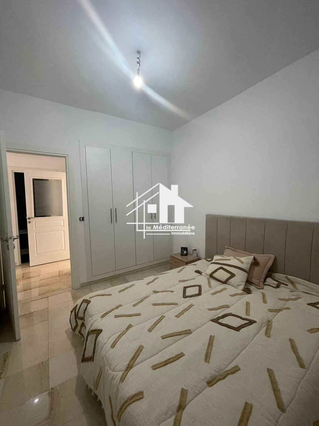 A vendre appartement S+3  au bardo 2 ras tabia