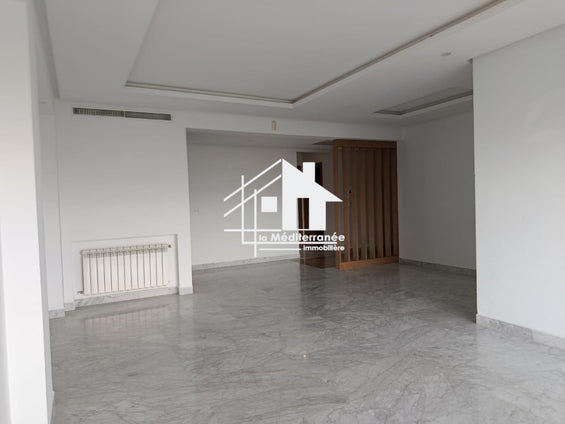 Un Appartement S+4 au jardins de Carthage