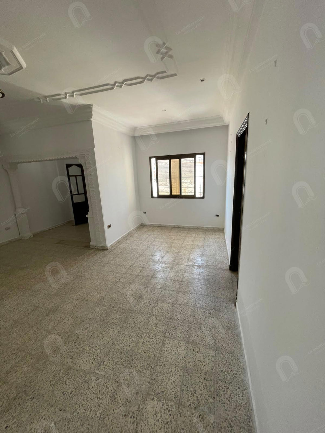 A louer un étage de villa S+3 indépendant situé au 1er étage