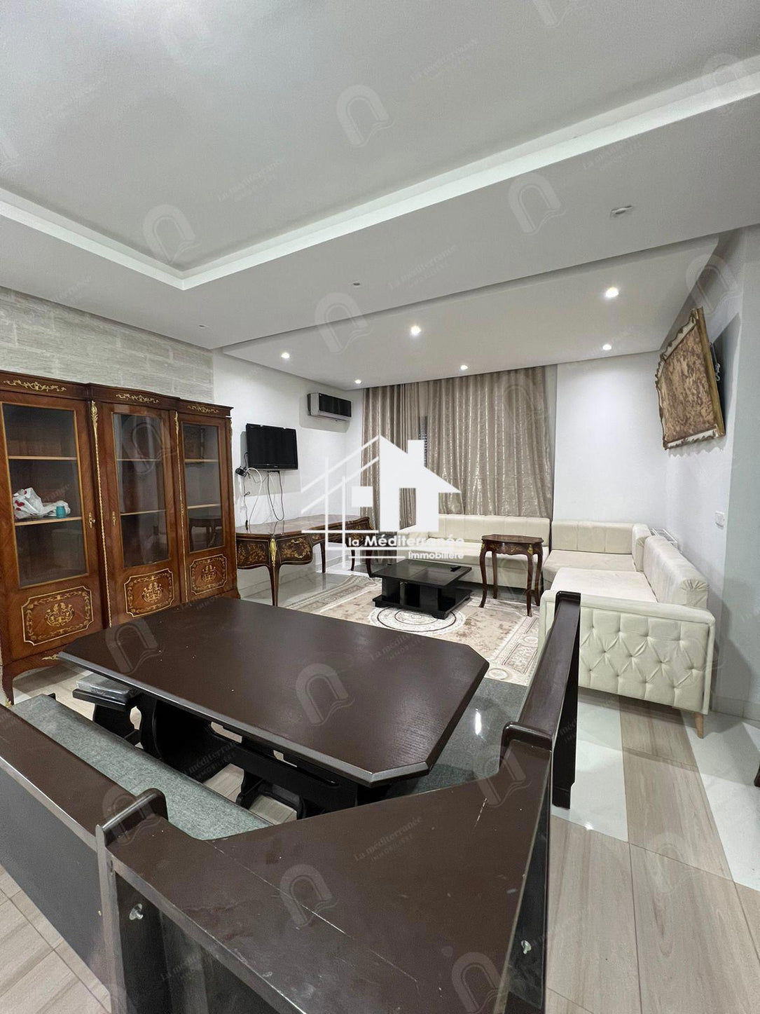 A vendre appartement S+3 hst au bardo