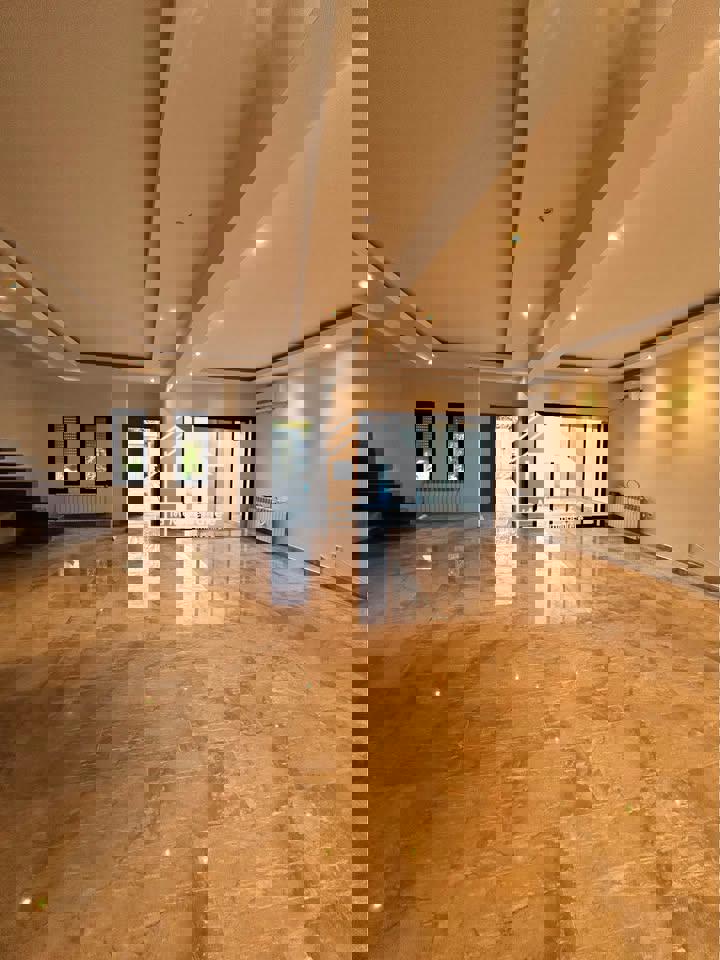 une villa S+5 a gammarth