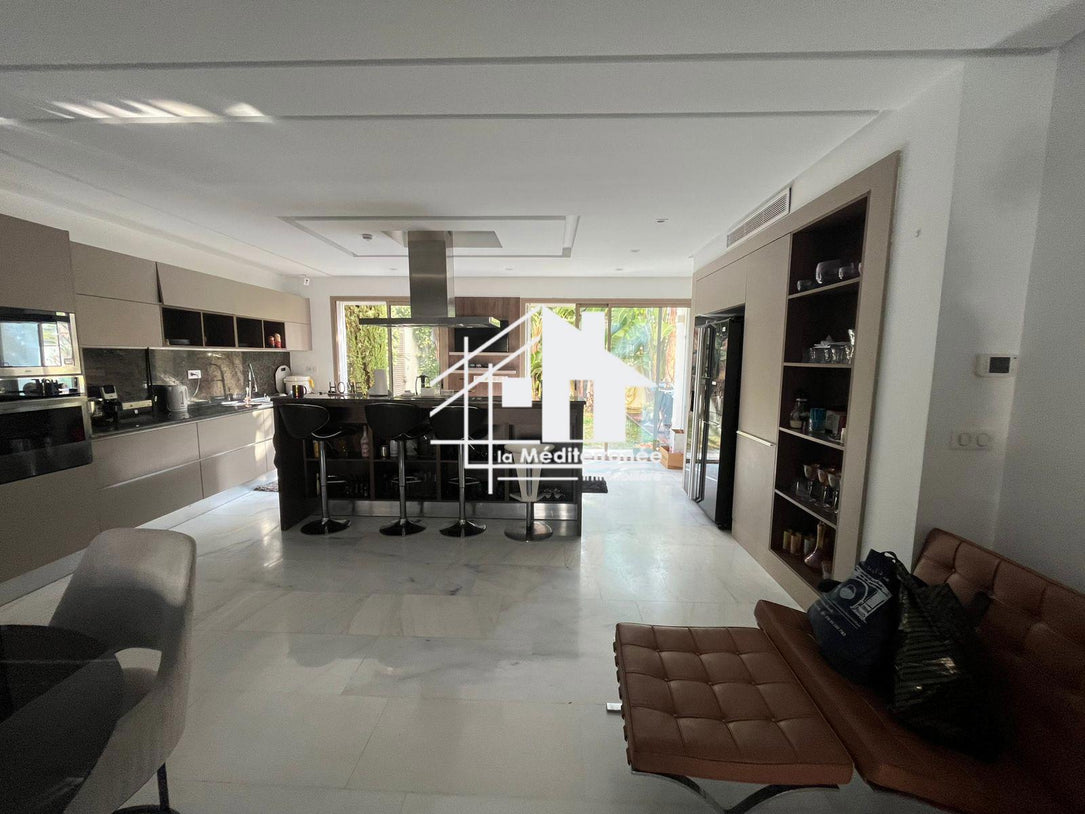 A louer un appartement s+2 vide à Gammarth touristiqie