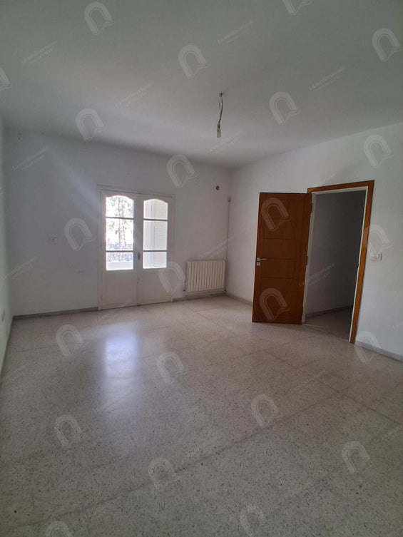 Appartement s+3 à Ezzahra