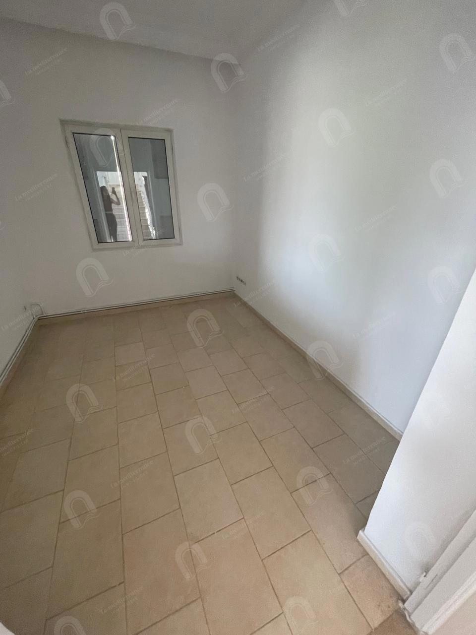 A louer un duplex 2S+4 hst au bardo