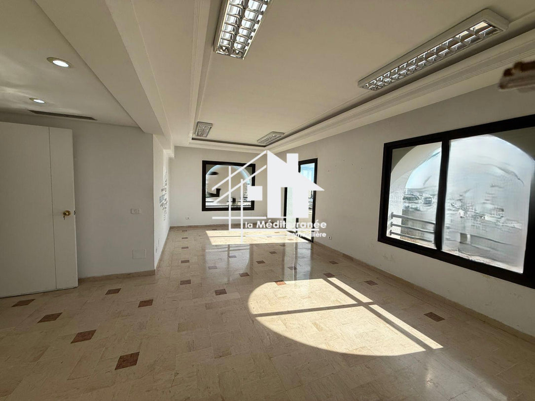 un bureau H+4 au berges du lac 1