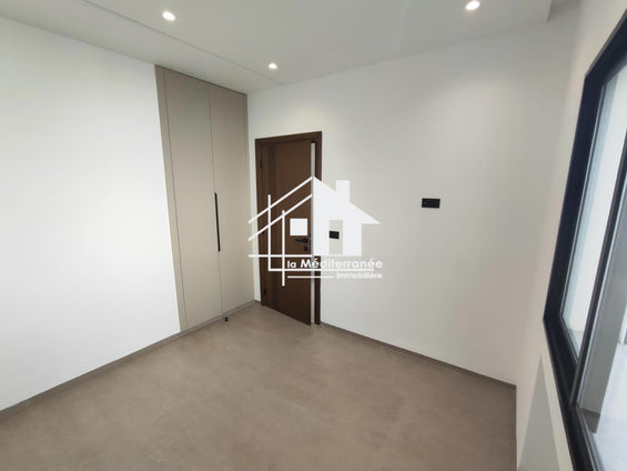 A louer un S+2 neuf à chotrana 1