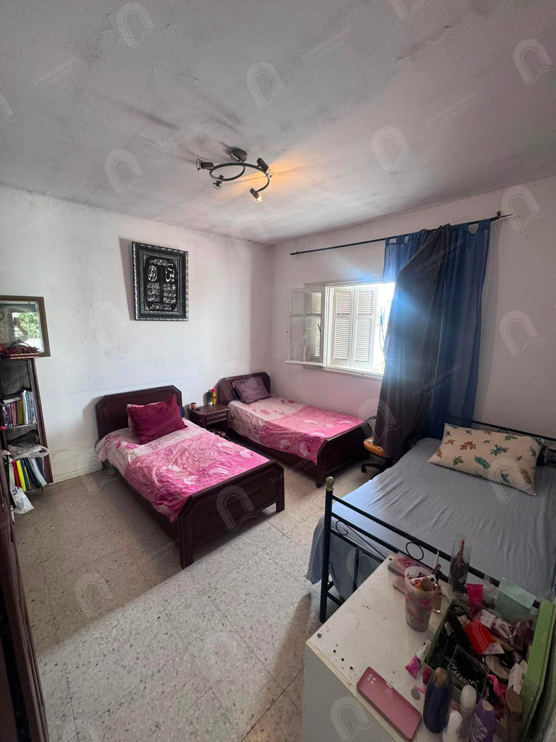 A vendre une villa d'angle sur deux niveau