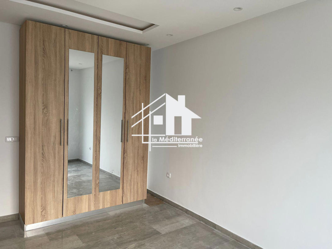 a louer un s+2 au 1ere etage a jardin d'el menzah 2