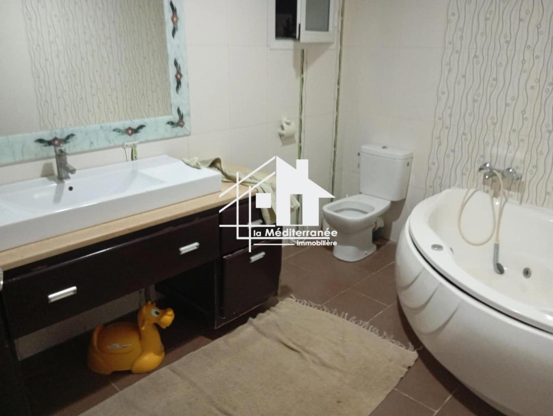 A louer un étage de villa S+2  meublé à denden
