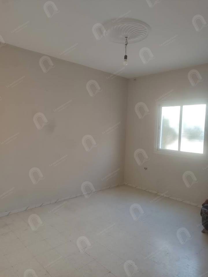 A louer un étage de villa S+2 à khaznadar