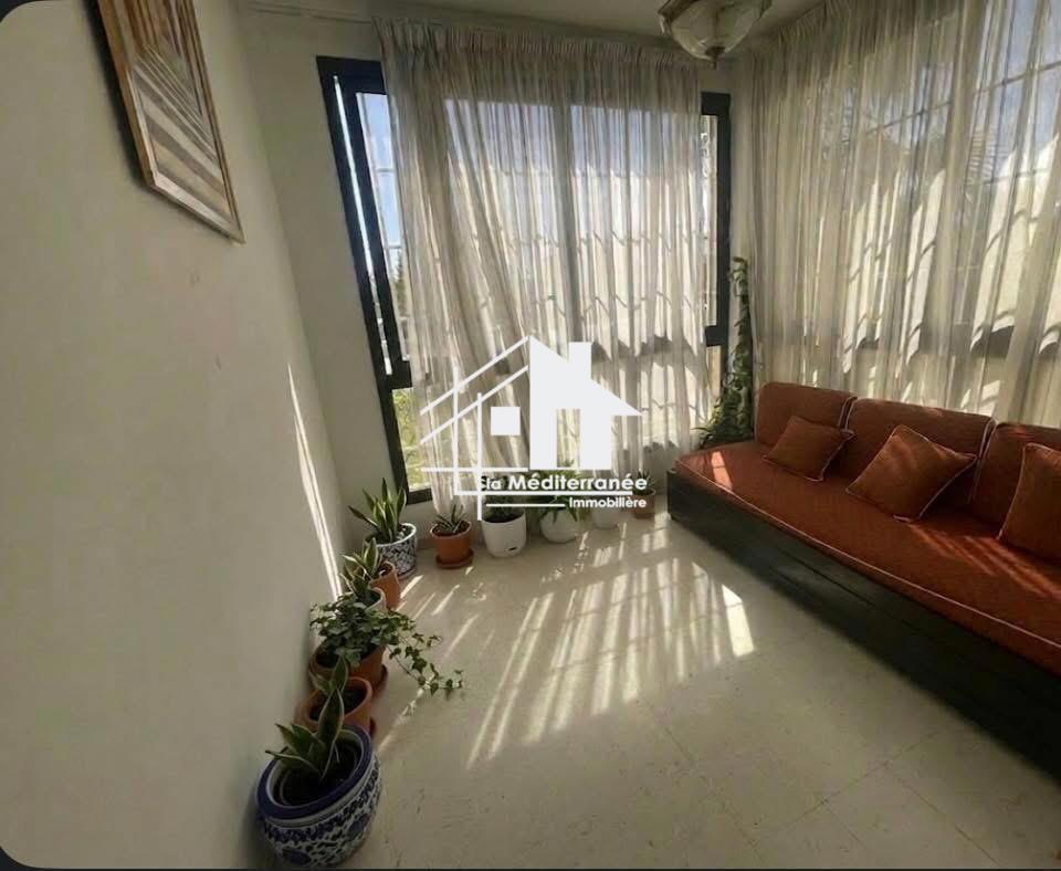 A louer un appartement s+3 Ennassr