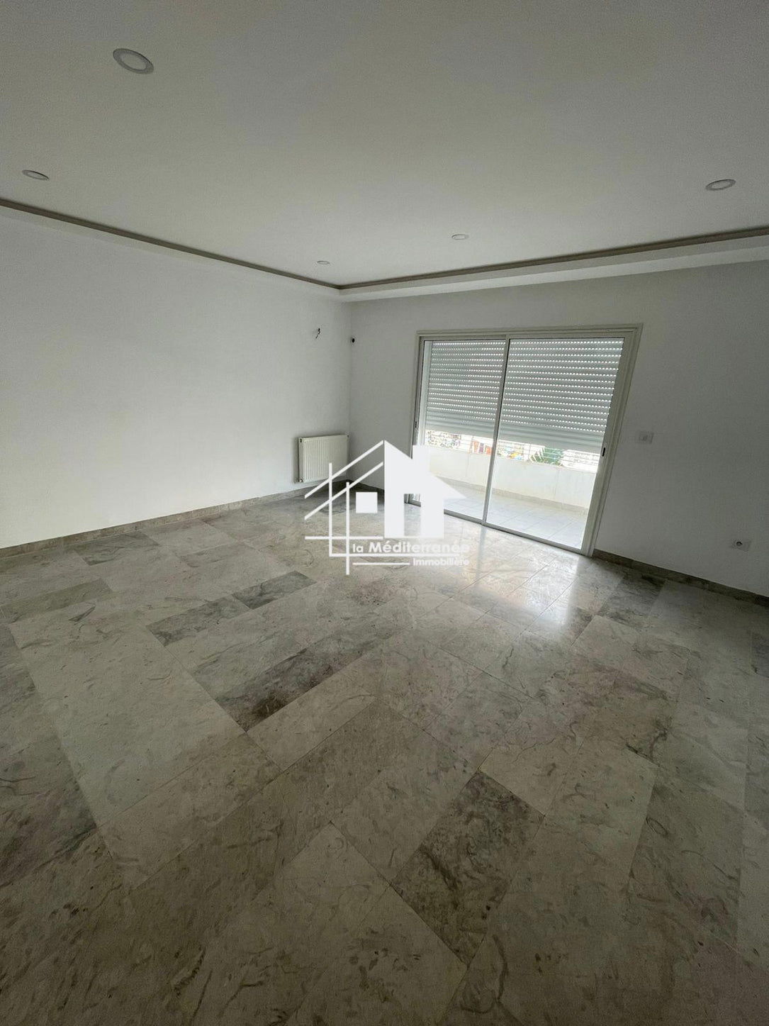 A louer appartement S+3 hst  à manouba
