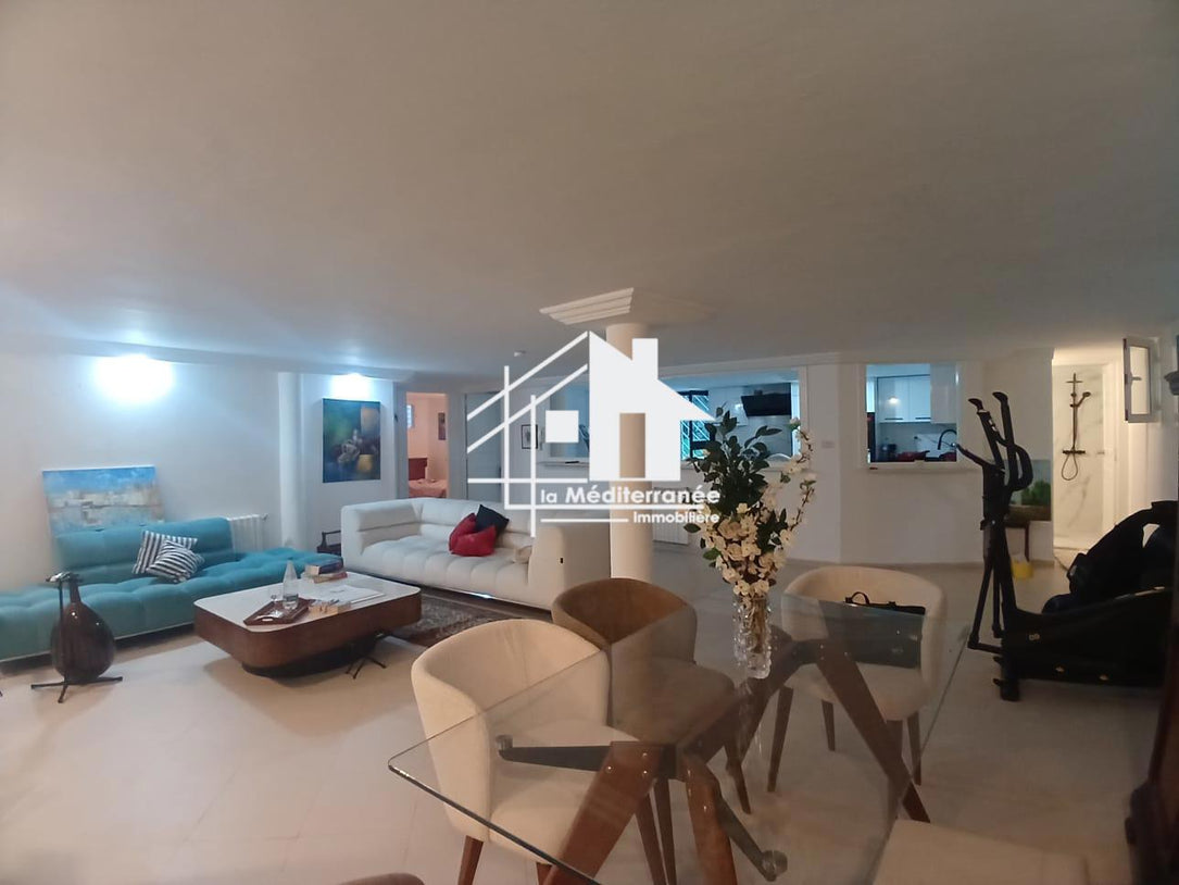 A louer un duplex s+4 meublé à la Marsa